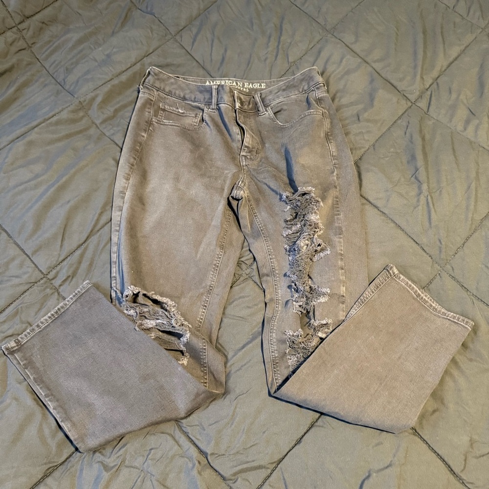 American Eagle distressed jeans